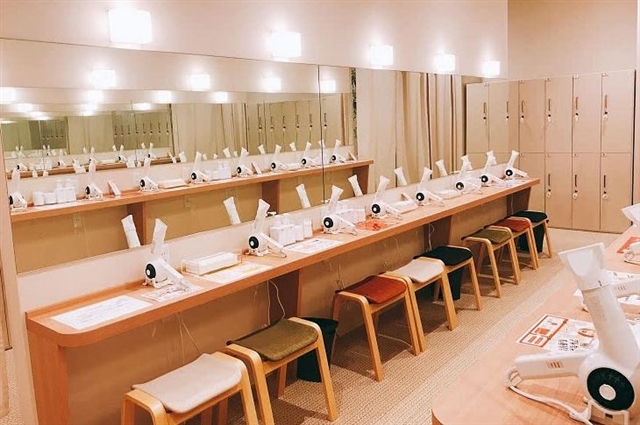 �p�E�_�[���[��